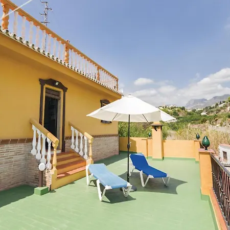 Three-bedroom Holiday In Nerja