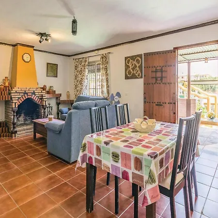Tatil Evi Three-bedroom Holiday In *