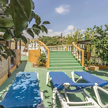 Three-bedroom Holiday In Tatil Evi *