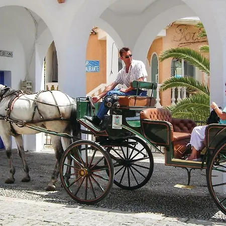 Three-bedroom Holiday In * Nerja