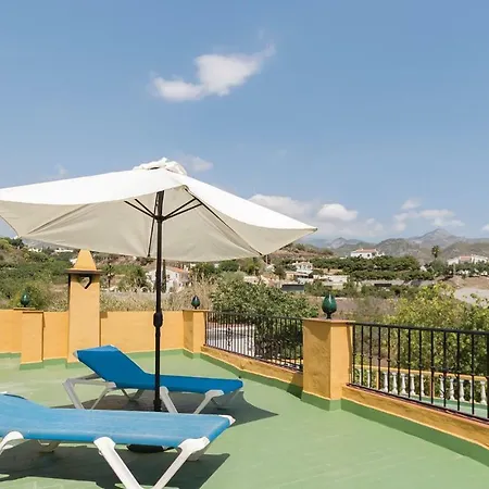 Tatil Evi Three-bedroom Holiday In Nerja