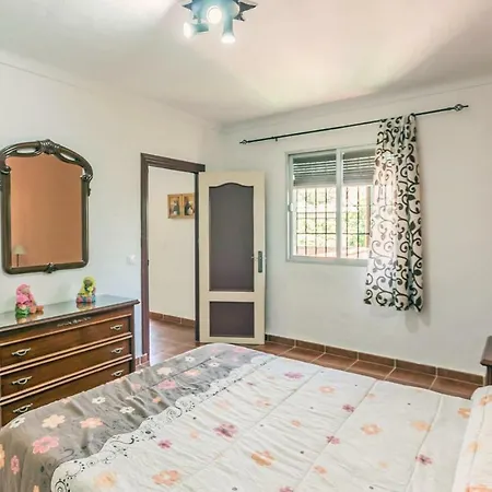 Three-bedroom Holiday In Tatil Evi Nerja